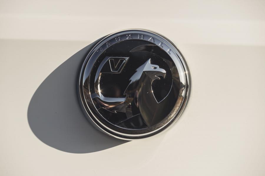 Логотип Vauxhall Corsa SRi (F) 2019 года  (фото 34 из 80)